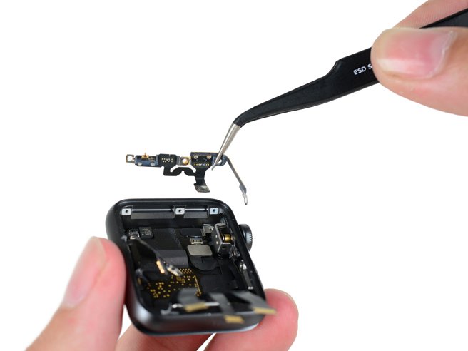 Teardown an… Apple Watch Series 2: STEP 9