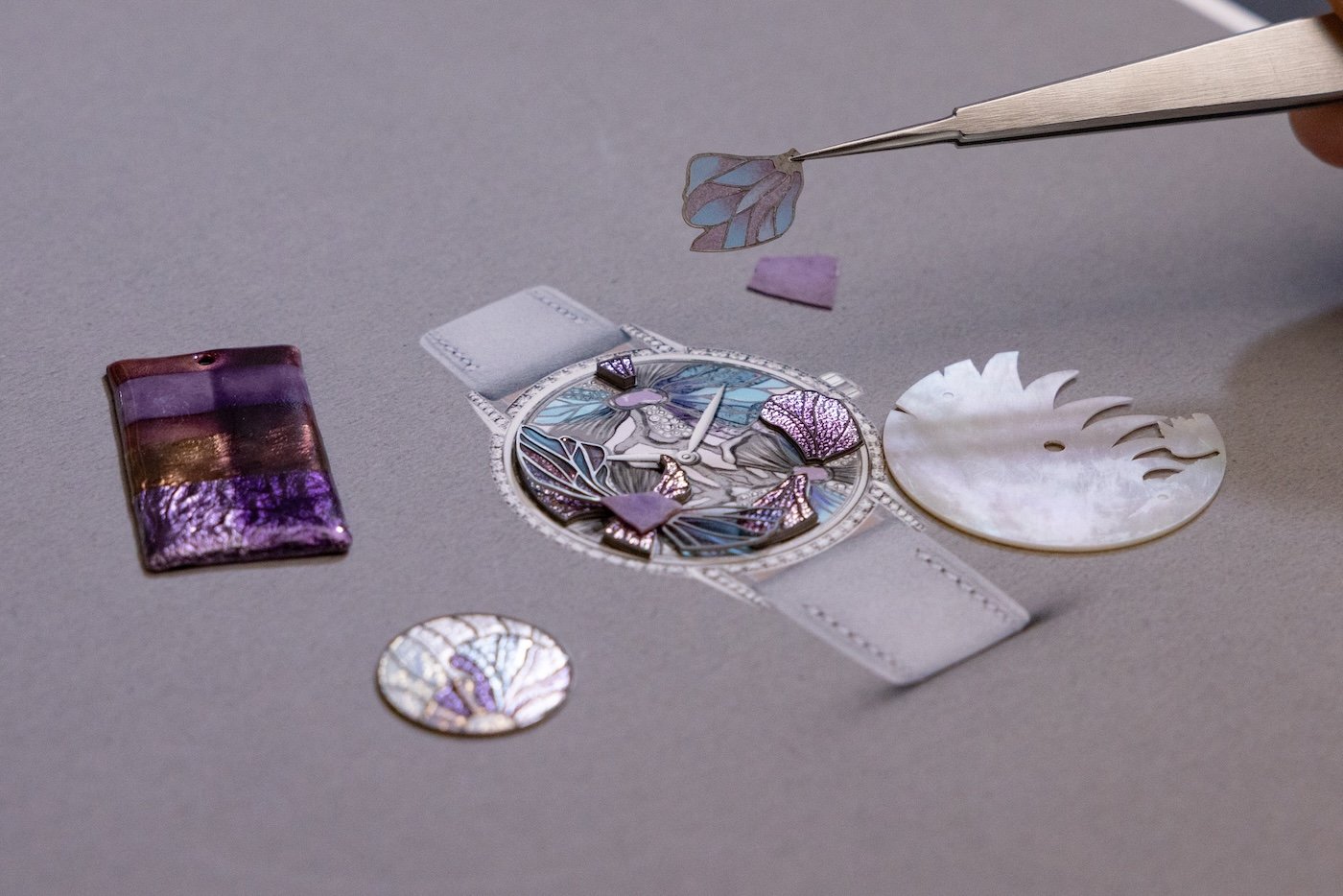 Taos presents two new unique pieces: Genèse & Odonata