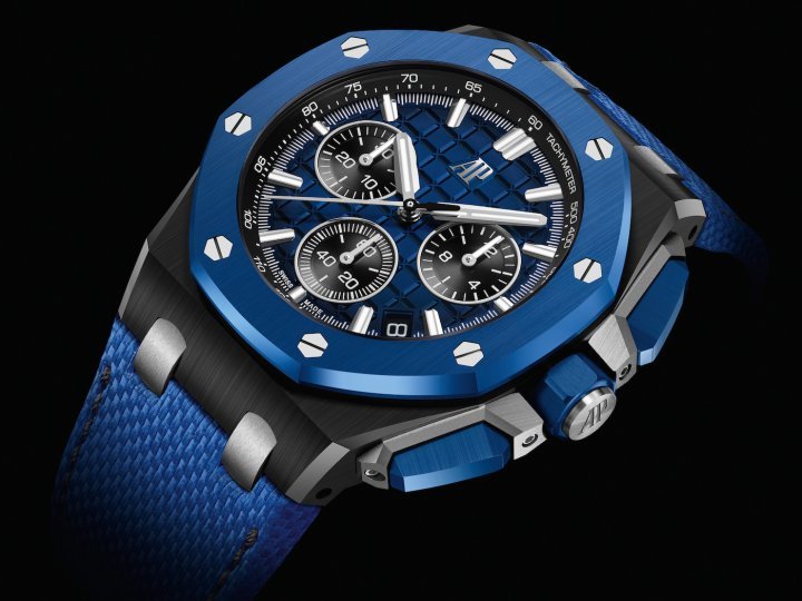 The new 43 mm Royal Oak Offshore line features an ergonomic ceramic case and pushers reminiscent of the crown protectors on the original. This black ceramic Selfwinding Chronograph with blue highlights (Ref. 26420CE) is a perfect example of the modern line, remixing and highlighting the classic Offshore elements in a modern way.