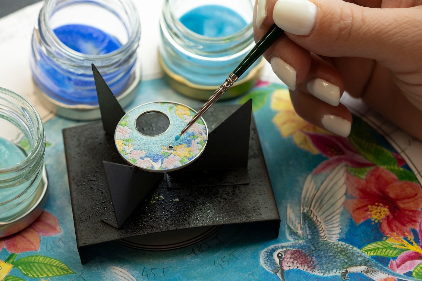 Jaquet Droz Petite Heure Minute Red Gold – Hummingbird