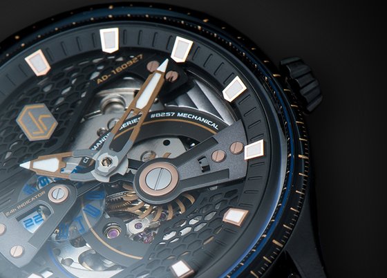 Watchmaker CJR soars with new Commander series