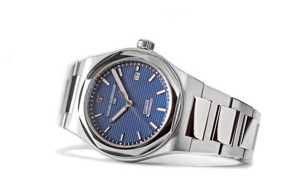 Girard-Perregaux graduates (again) with the new Laureato 