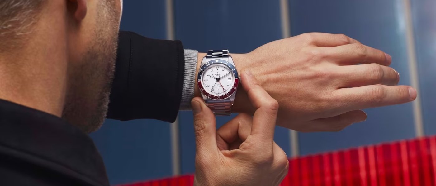 Rhapsody in red and blue: meditations on the GMT