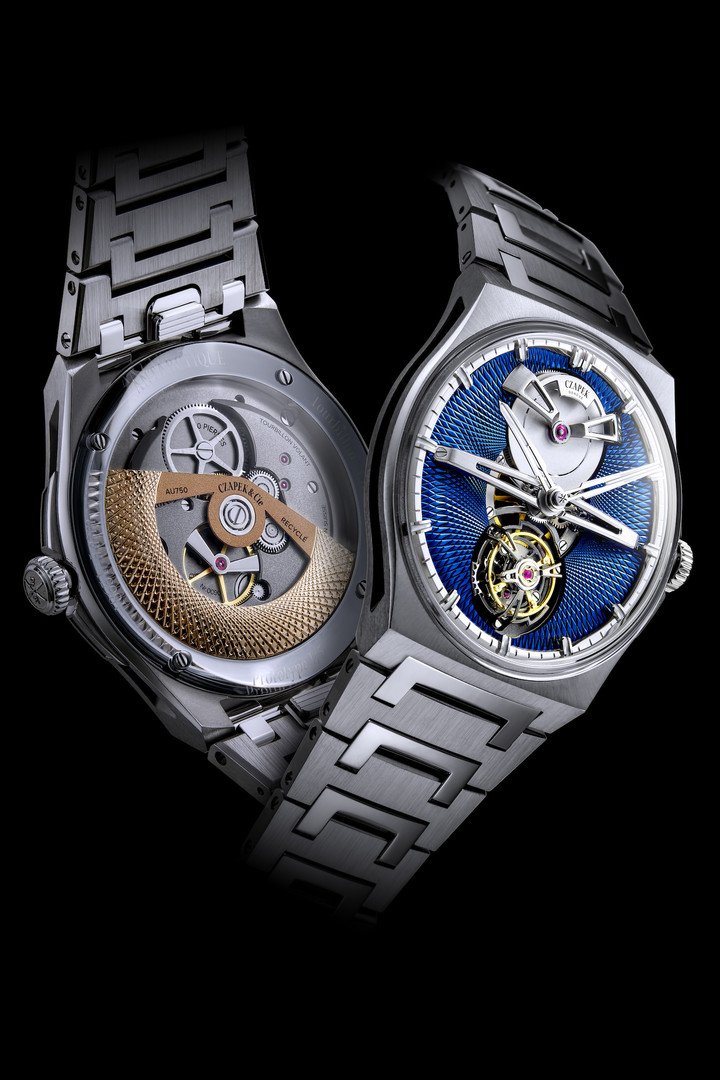 Czapek reinterprets the Antarctique in titanium