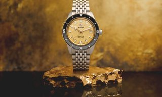 Shimmering intensity - the new Rado Captain cook
