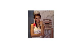 Miss Hong Kong 2006 wears Raymond Weil