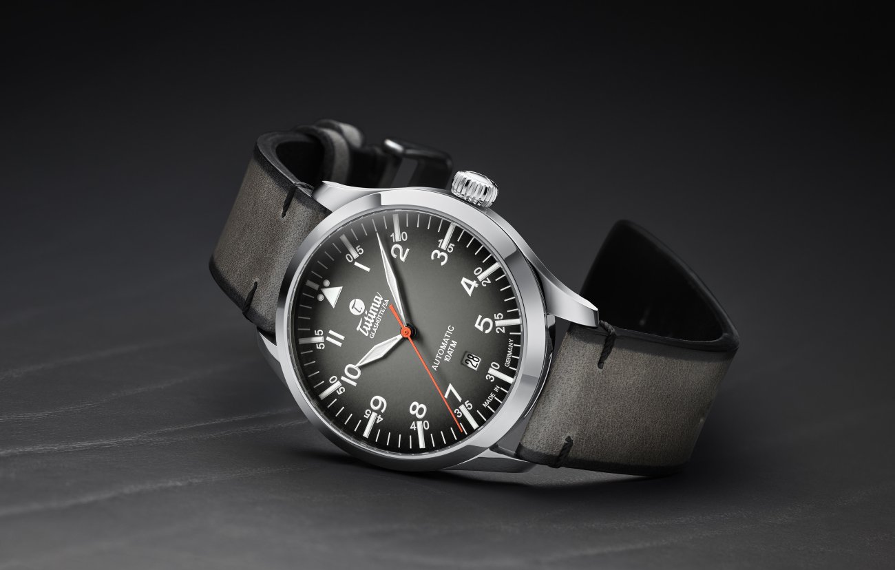 tutima_slate_grey_steeel_side_-_europa_star_watch_magazine_2020