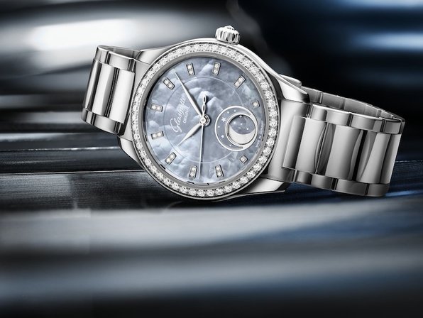 Glashütte Original presents the Serenade Luna in “Skyline Blue”