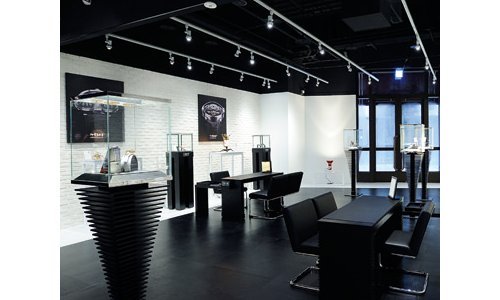 RETAILER PROFILE - A Look Inside the Newest M.A.D. GALLERY