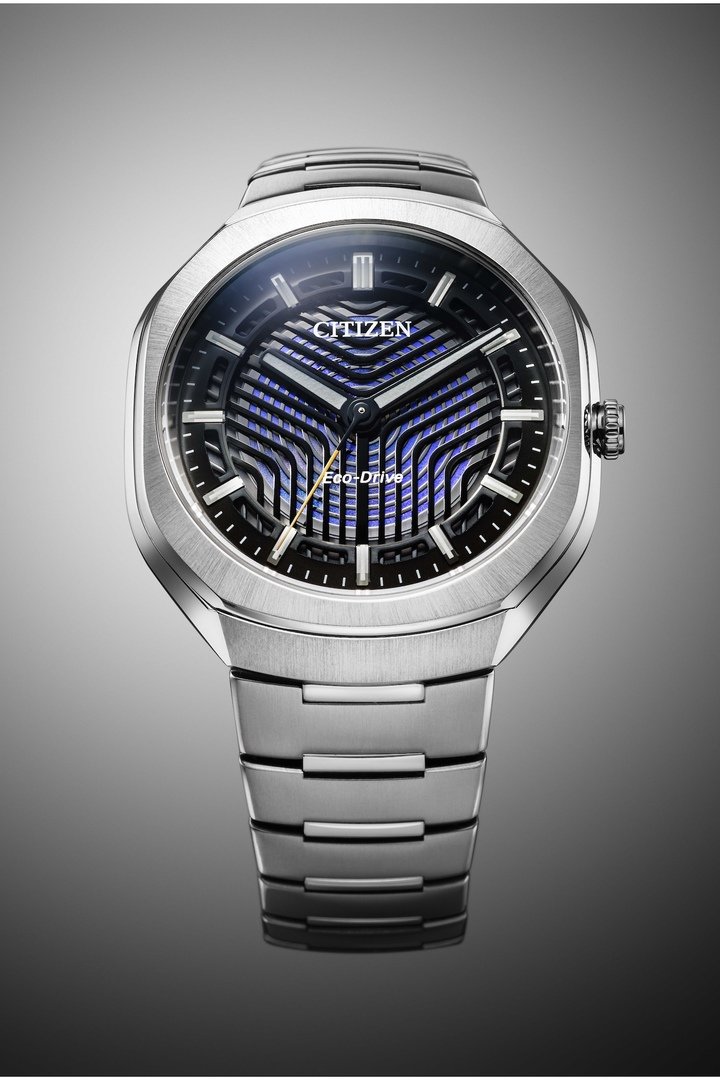 Also introduced for the 50th anniversary of Eco-Drive and offered in two versions, the Eco-Drive Photon features an innovative design that expresses the evolution and progress of this technology, which converts light — even at low levels — into energy for the watch.