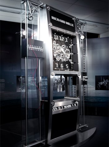 Christened “l'Horloge Porte-bonheurE”, the project was launched in 2008 to celebrate the 400th anniversary of Quebec City
