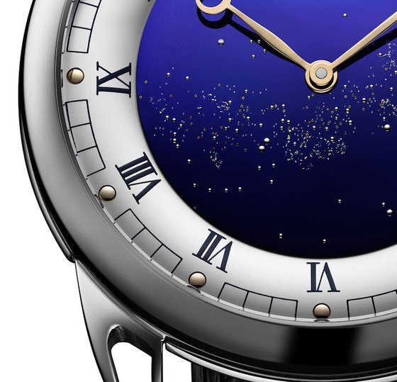 New size, same classic design: Presenting the De Bethune DB25 Starry Varius