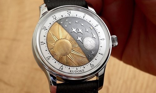 Kudoke 5 charts time in a new dimension with full day-night display