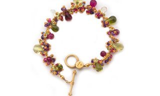Laura Gibson: Colorful Versatility 