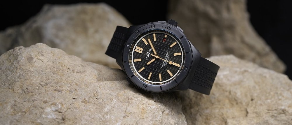 Fortis unveils the Marinemaster M-44 DLC Gravity Black and Black Resin