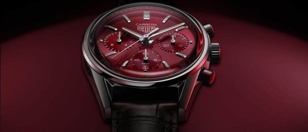 TAG Heuer introduces a limited Carrera with red dial