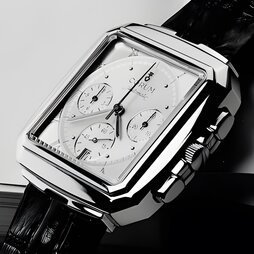 CORUM “Square Chrono”