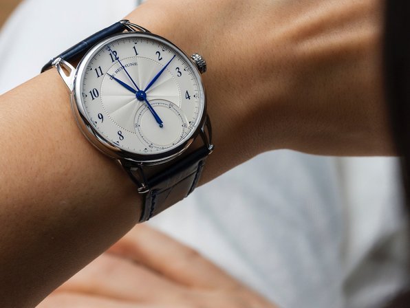 De Bethune's fourth monopusher chronograph joins DB25 line