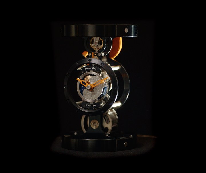 Maison Alcée adds a Moon Phase module to the Persée clock