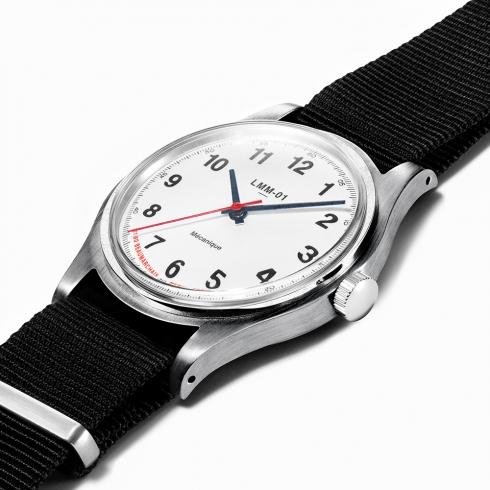 LMM-01 Mechanical movement, NATO strap