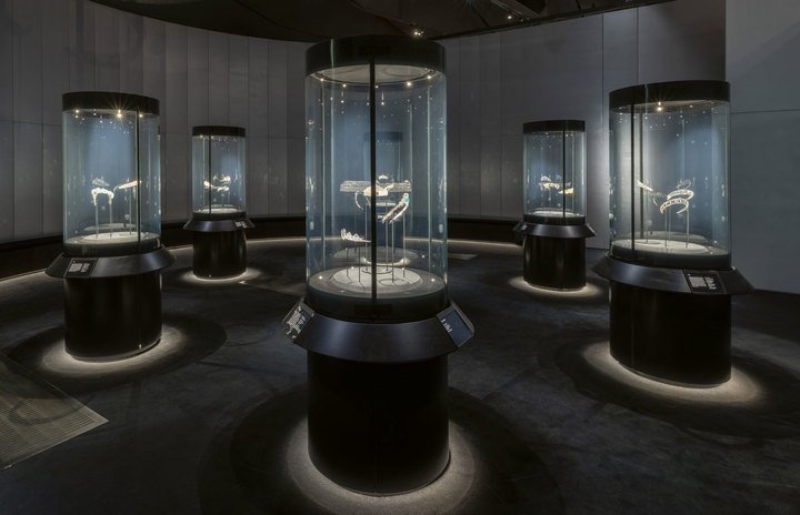 Through more than 350 objects, the “Cartier” exhibition at the V&A in London charts the evolution of Cartier's legacy of art, design and craftsmanship since the turn of the twentieth century.