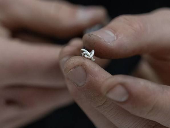 Laurent Jolliet, chain maker and master of twisted wire