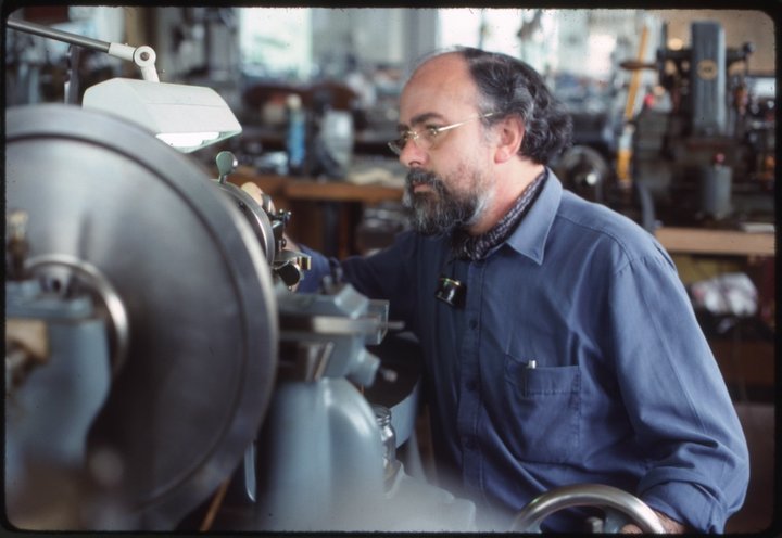 Peter Baumberger and Derek Pratt, the duo behind Urban Jurgensen's “second golden age”, from the 1970s to the 2000s. At the height of the quartz era, their ambition was to do justice to watchmaking's finest artisanal techniques.