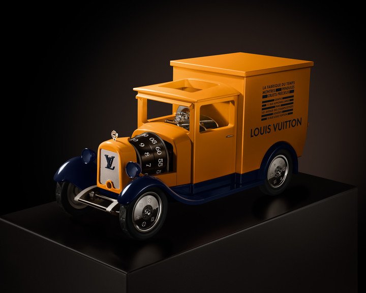 With this Camionnette, a new exceptional creation distinguished by its subtle detailing, Louis Vuitton further enriches its Objets du Temps category.