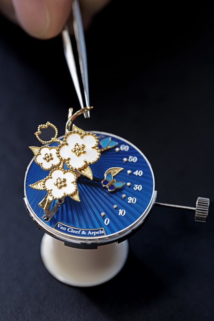 Van Cleef & Arpels, a little closer to the stars