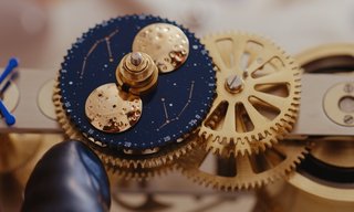 Maison Alcée adds a Moon Phase module to the Persée clock