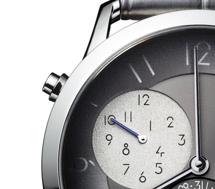 The modern dial of the Slim d'Hermès GMT