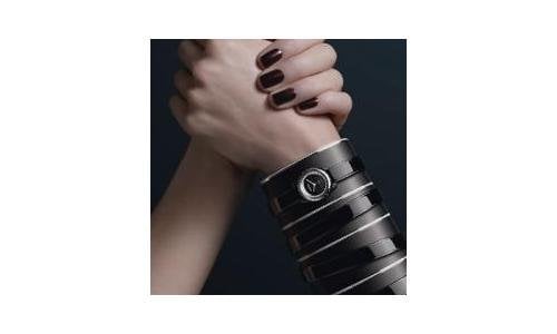 Chanel: when the strap sets off the watch
