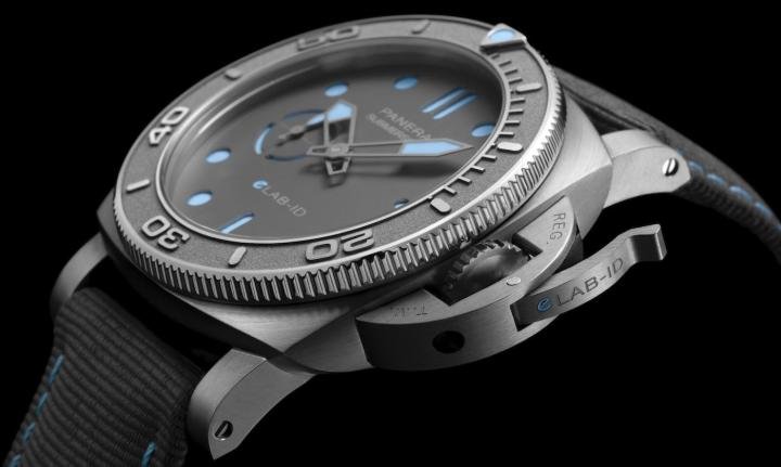 98.6% of the total weight of Panerai's experimental Submersible eLAB-ID model is made from recycled materials.