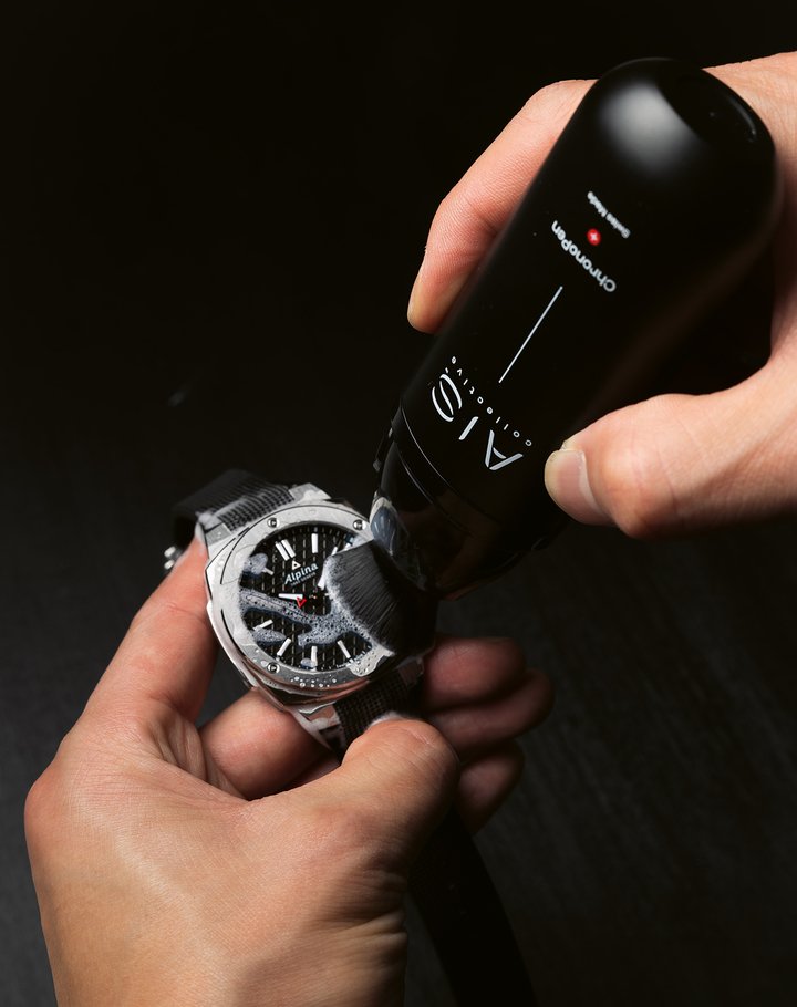 AIS Collective Chronopen: the ultimate watch cleaning device