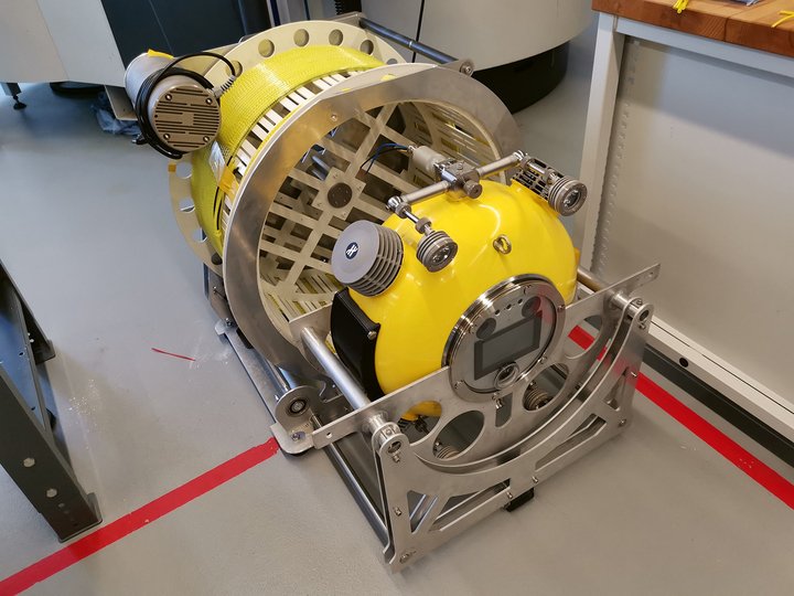 An underwater drone and its “mother”, designed and built in Hublot's R&D laboratory