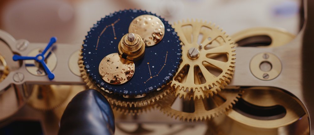 Maison Alcée adds a Moon Phase module to the Persée clock