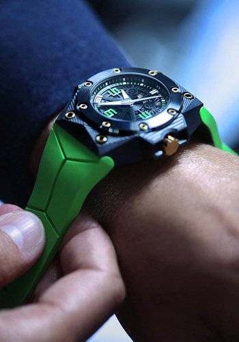 The New Oktopus Double Date Carbon Green by Linde Werdelin