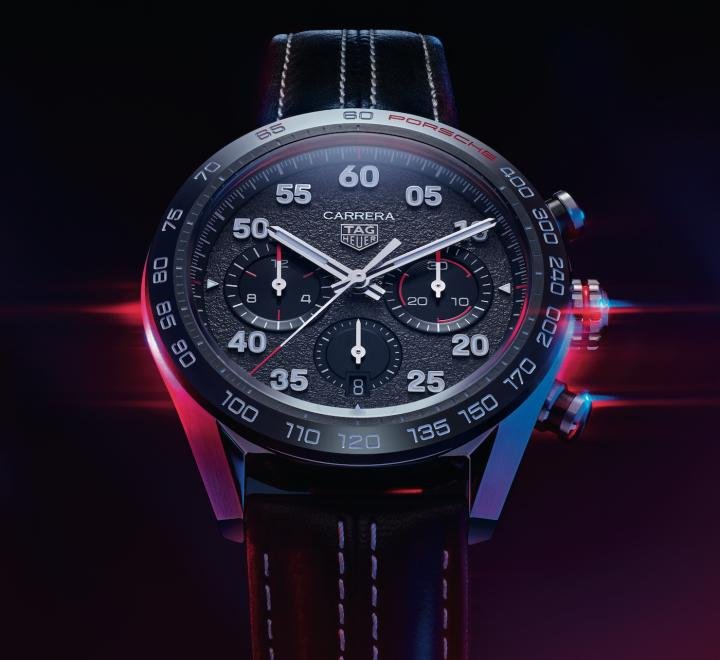 The partnership was launched with the TAG Heuer Carrera Porsche Chronograph, a special 44 mm edition equipped with the Heuer 02 Automatic Calibre.