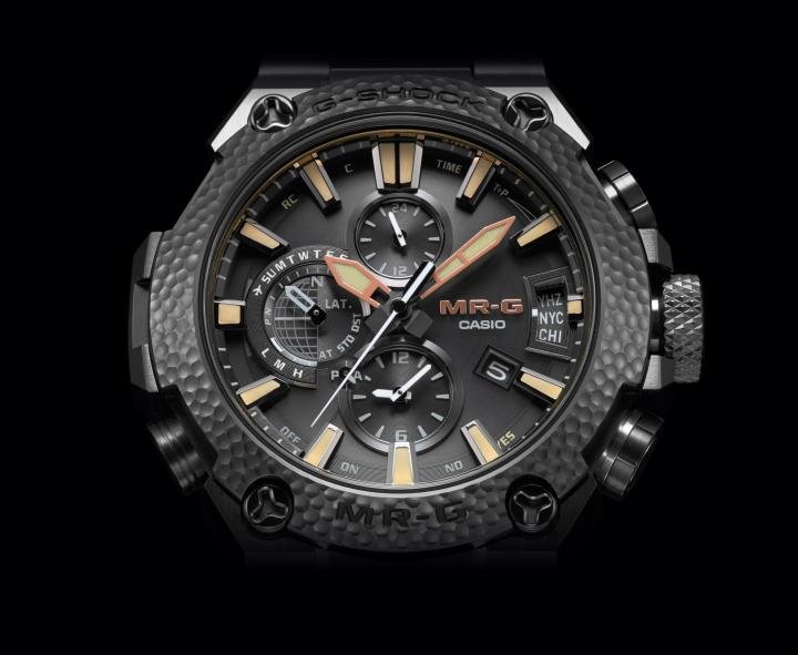 The new MR-G watches follow three guidelines: self-adjusting (with the GPS Hybrid Wave Ceptor), self-updating (with the Accurate Time System) and self-charging (with the Solar Power Technologies).