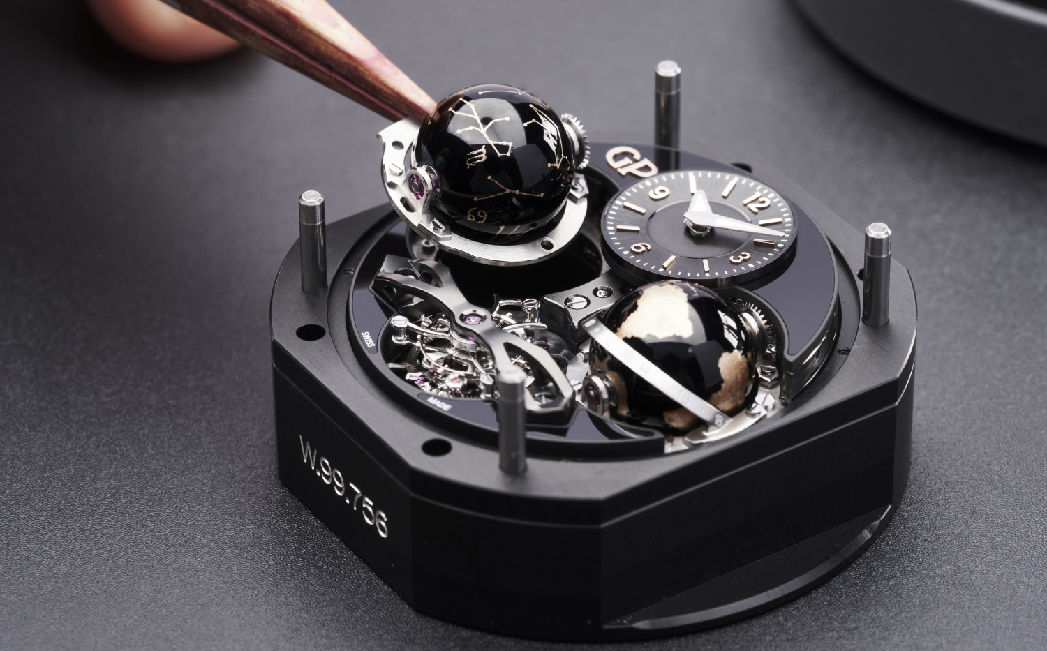 Girard-Perregaux unveils the Cosmos Infinity Edition
