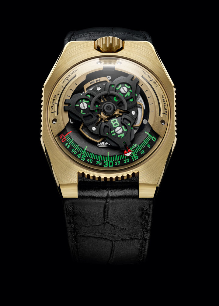 Calibre UR 12.01 with an automatic winding system regulated by the Windfänger system, with its rotor and planetary gears. Satellite hours in aluminium rotating on Geneva crosses in titanium. Aluminium carousel. Triple baseplates in ARCAP. 18K 2N yellow gold case, 41mm.