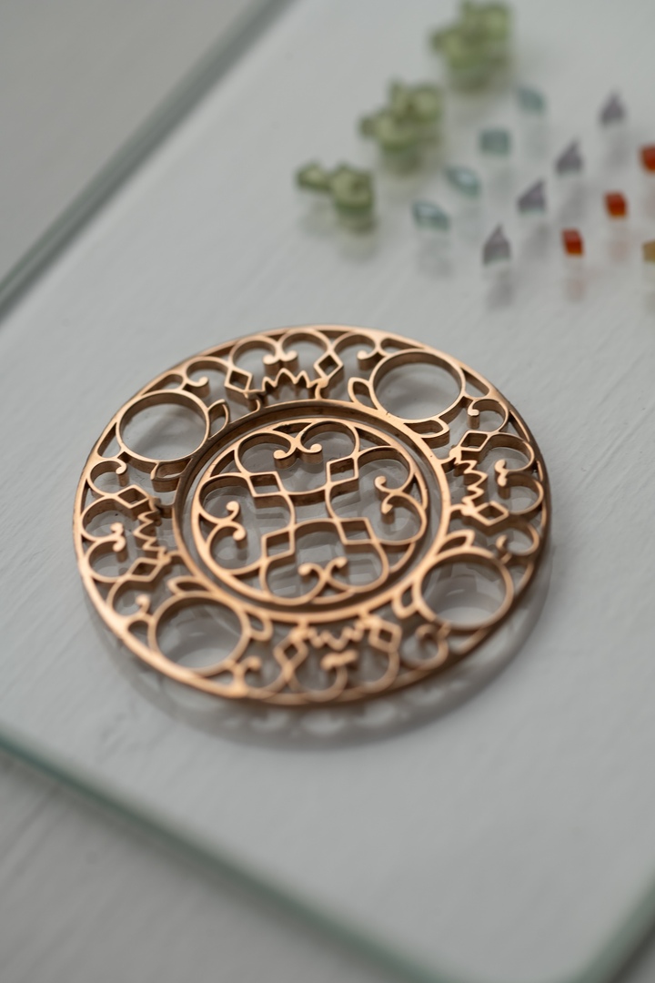 The precious-metal framework of the upcoming Ulysse Saint-Pétersbourg. Somewhere between champlevé and cloisonné, Alexandre Beauregard continues to push the boundaries of his craft.