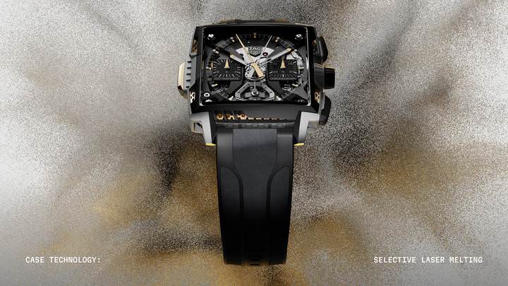 The new TAG Heuer Monaco Split-Seconds Chronograph Air 1 features an ultra-lightweight Grade-5 titanium case that was made using a state-ofthe- art manufacturing technique called Selective Laser Melting (SLM). This addditive manufacturing process is often applied in the aerospace, medical and automotive sectors to create precision components with complex geometries.