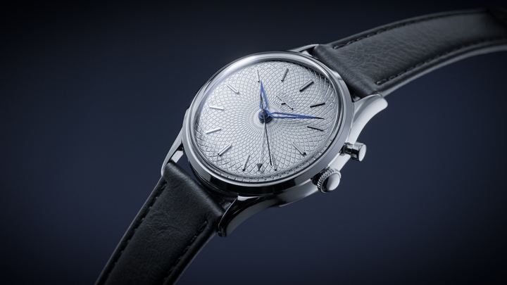The Cricket's signature has always been its sound. In this new interpretation, Vulcain explores how titanium can develop that identity while preserving the fundamentals of its mechanical alarm calibre. A 39 mm case, manual winding and a limited edition of 100 pieces.
