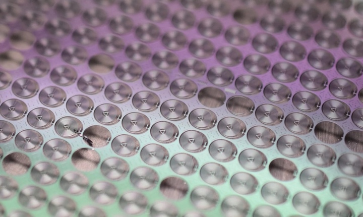 High-tech Patek Philippe Spiromax silicon hairsprings.