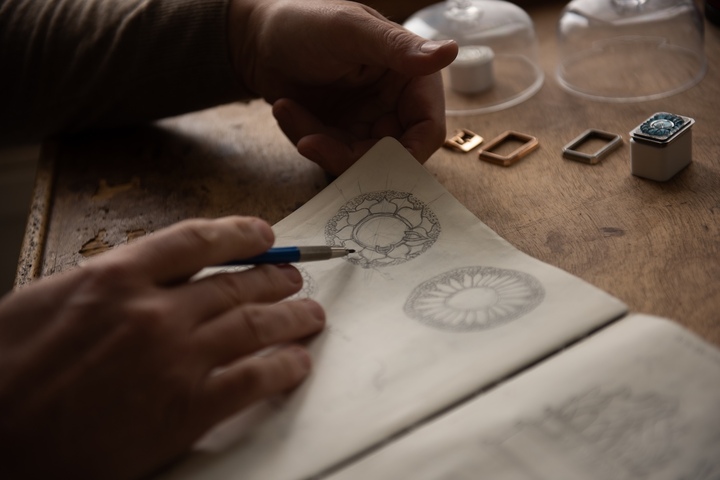 Each project is carefully considered before being sketched out in graphite, layer by layer. Here, Beauregard's passion for drawing finds its fullest visual expression.