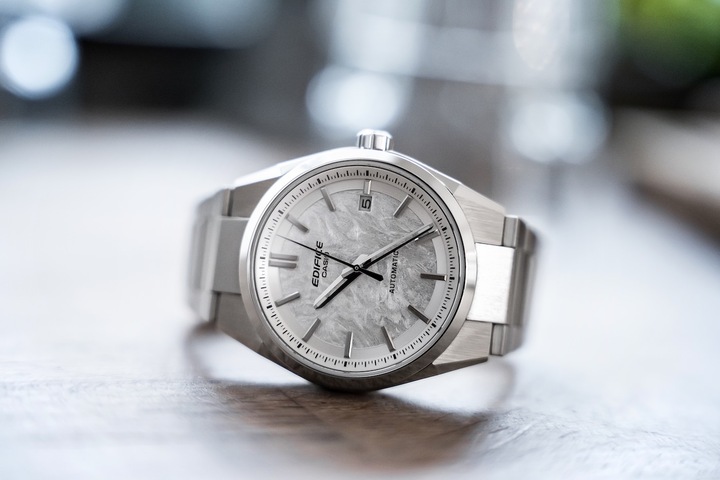 Following on from the first mechanical movement watch launched in Casio's history last year, this new Edifice EFK-110 model, just unveiled, combines automatic movement, sporting spirit and typical Japanese aesthetics, for €279.