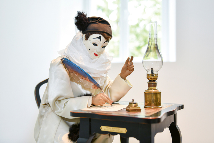A writing Pierrot 