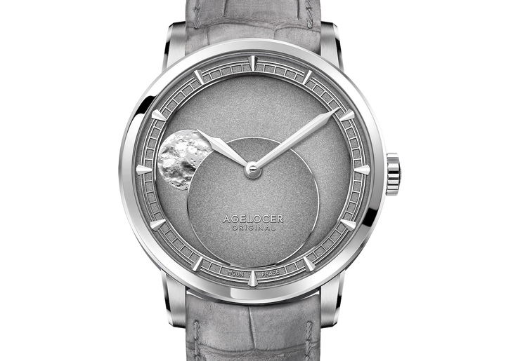 AGELOCER's 29.51-Day Precision Moon Phase reimagines the traditional moon phase display by featuring an industry-first 28.5mm oversized moon phase aperture. Blending astronomical imagery with mechanical aesthetics, the timepiece has earned nine international design awards, including the German Design Award 2022, MUSE Design Awards Gold 2023, and European Design Award 2023.