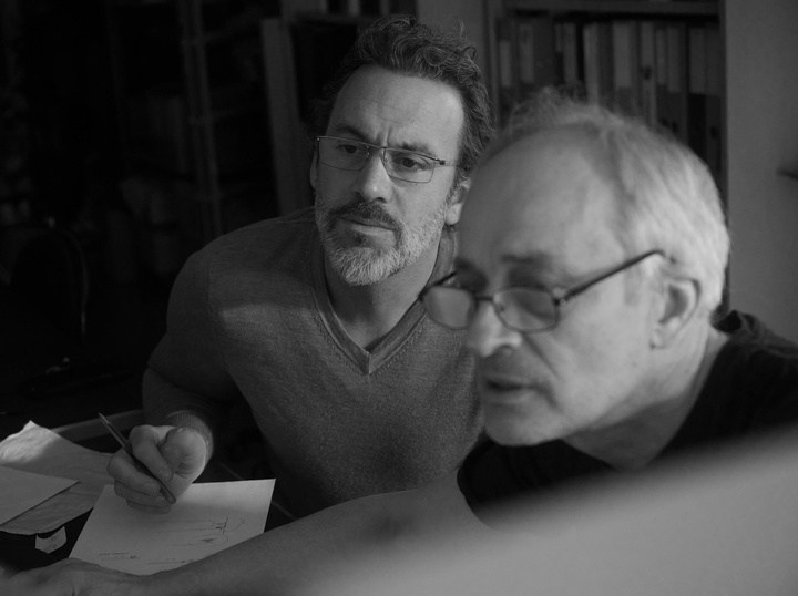Independent watchmaker Vianney Halter (foreground) and lapidary artist Alexandre Beauregard put the finishing touches to their “Ulysse” collaboration. The ten pieces in the first Ulysse Aqua series are now sold out; they will be followed by the Ulysse Saint-Pétersbourg, likewise limited to ten watches.